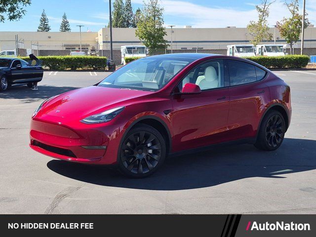 Used 2024 Tesla Model Y Long Range AWD/4WD image 1