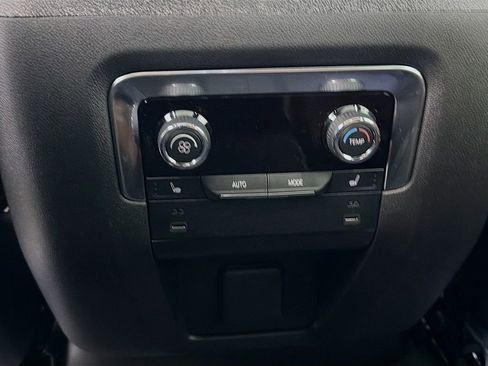 New 2026 Chevrolet Suburban High Country w/ Sun And Tow Package AWD/4WD image 22
