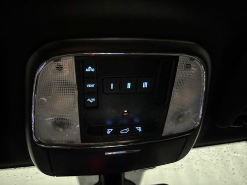 Used 2019 Jeep Grand Cherokee Altitude AWD/4WD image 13