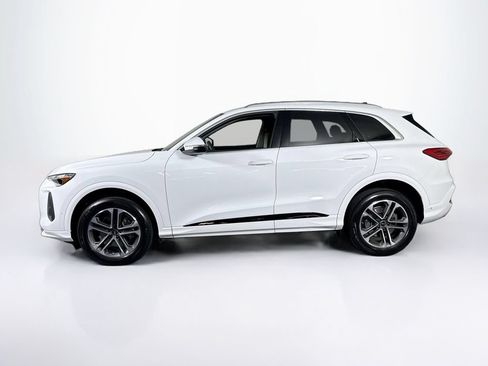 Used 2025 Audi Q5 Premium w/ Convenience Package AWD/4WD image 2