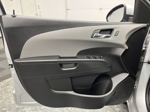 Used 2014 Chevrolet Sonic LT image 6