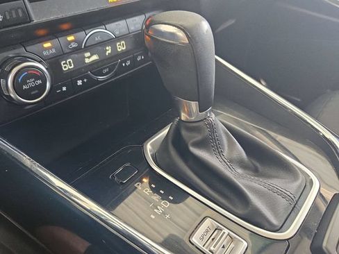 Used 2018 MAZDA CX-9 Touring w/ Touring Premium Package FWD image 17