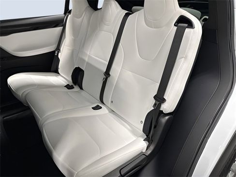Used 2019 Tesla Model X image 25