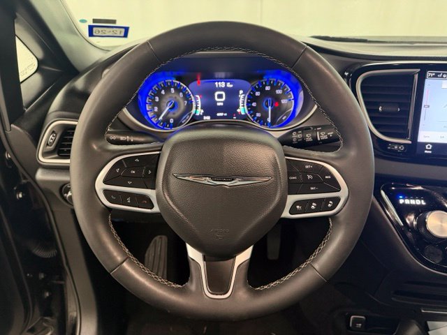 Used 2025 Chrysler Pacifica Select FWD image 20