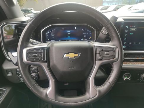 Used 2022 Chevrolet Silverado 1500 LT w/ Z71 Off-Road Package image 11