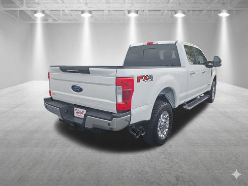 Used 2019 Ford F250 Lariat w/ Lariat Ultimate Package AWD/4WD image 3