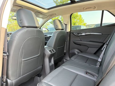 Used 2021 Buick Envision Essence w/ Technology Package I FWD image 12