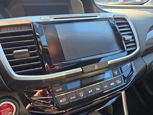 Used 2016 Honda Accord EX image 12