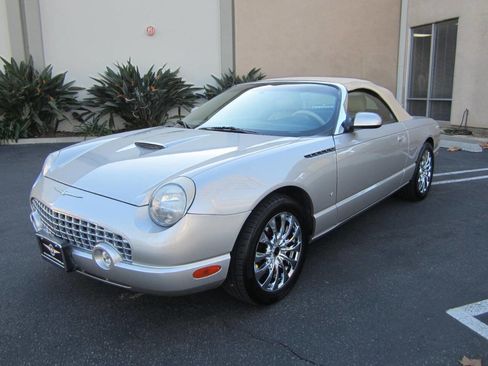 Used 2004 Ford Thunderbird Deluxe image 6