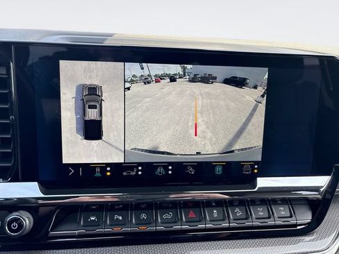 Used 2023 Chevrolet Silverado 1500 ZR2 w/ Technology Package AWD/4WD image 17