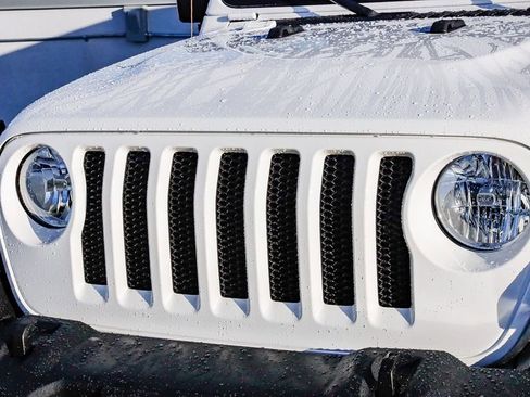 Used 2022 Jeep Wrangler Sport S image 6