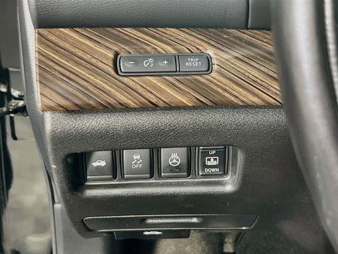 Used 2018 Nissan Maxima Platinum FWD image 10