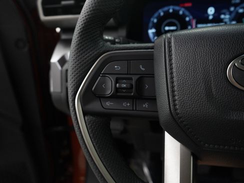 Used 2025 Toyota Tacoma TRD Off-Road image 24