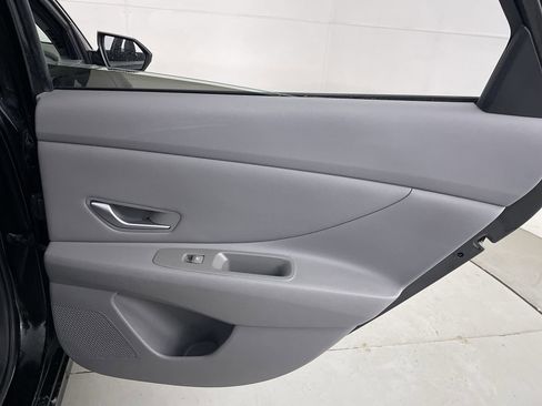 Used 2023 Hyundai Elantra SEL w/ Convenience Package FWD image 20