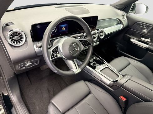 Certified 2025 Mercedes-Benz GLB 250 image 9