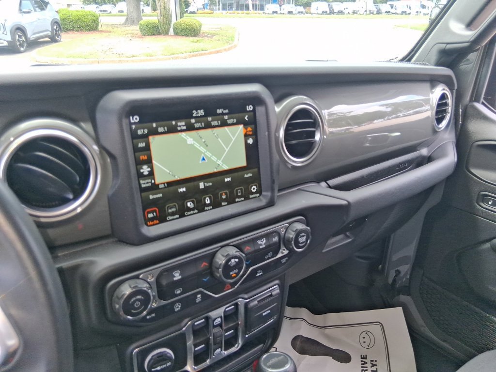 Used 2022 Jeep Gladiator Overland AWD/4WD image 14