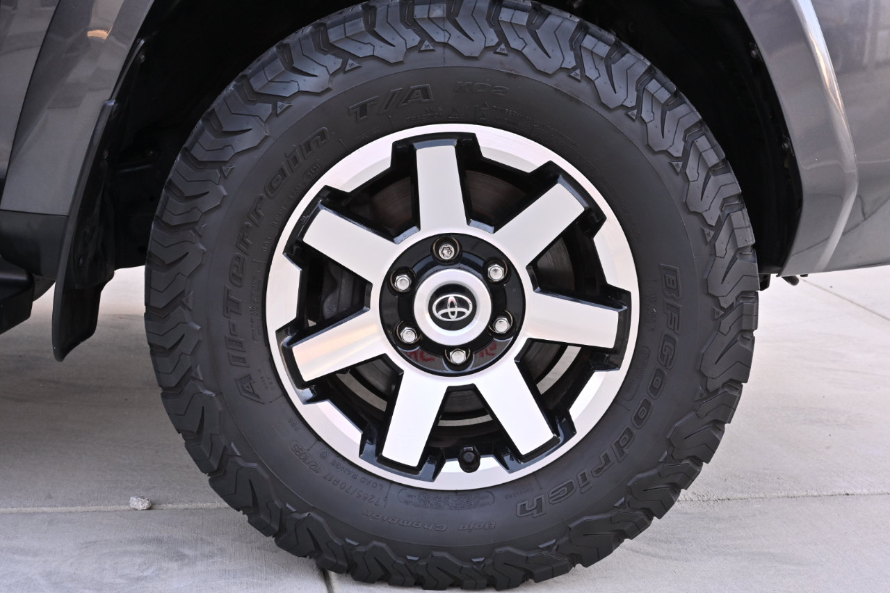 Used 2018 Toyota 4Runner TRD Off-Road Premium AWD/4WD image 56