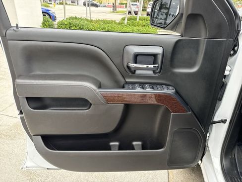 Used 2018 GMC Sierra 1500 SLE w/ SLE Value Package image 38