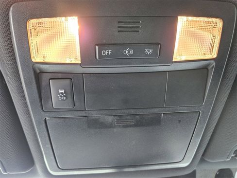 Used 2018 Toyota Tacoma TRD Sport image 20