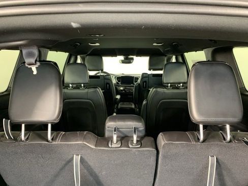 Used 2024 Chrysler Pacifica Touring-L w/ Uconnect Theater Family Group image 14