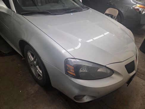 Used 2005 Pontiac Grand Prix GTP w/ Leather Trim Package image 7