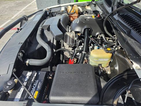 Used 2002 Chevrolet Suburban LS RWD image 56