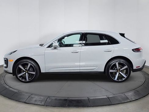 Certified 2026 Porsche Macan AWD/4WD image 2