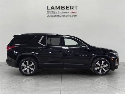 Used 2023 Chevrolet Traverse LT w/ LT Premium Package image 5