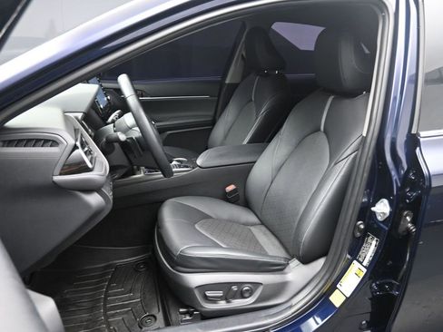 Used 2021 Toyota Camry XSE image 19