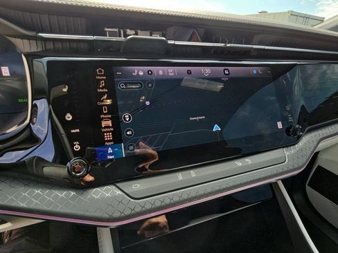 Used 2025 Jeep Wagoneer S Limited AWD/4WD image 22