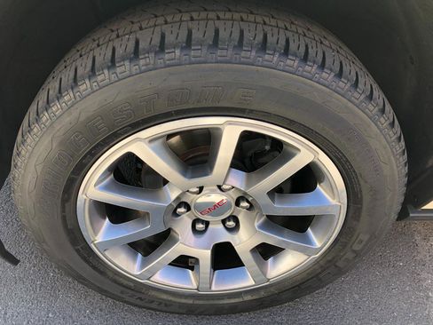 Used 2015 GMC Yukon XL Denali w/ Touring Package AWD/4WD image 12