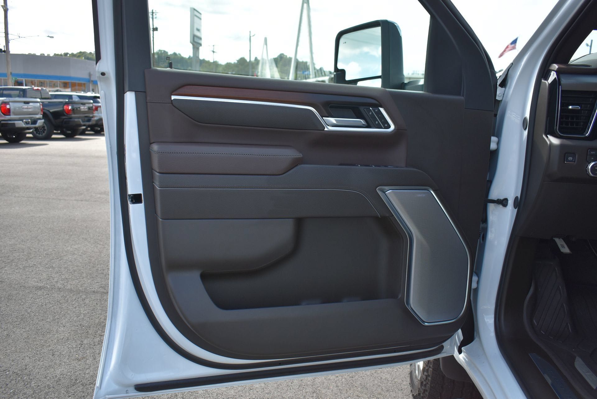 Used 2026 GMC Sierra 2500 Denali w/ Technology Package AWD/4WD image 10