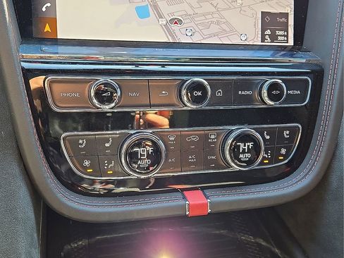 Used 2021 Bentley Bentayga Speed image 32