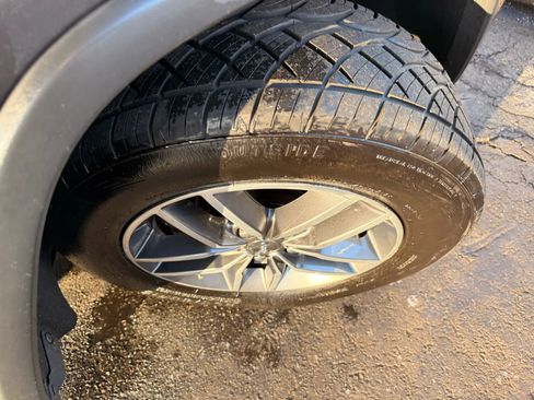 Used 2018 Jeep Grand Cherokee Limited image 47