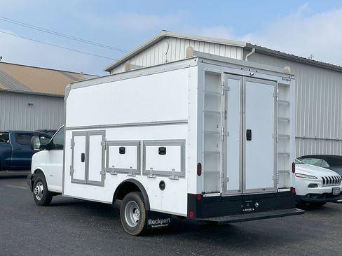 Used 2022 Chevrolet Express 3500 CUTWAY w/ Power Convenience Package image 7