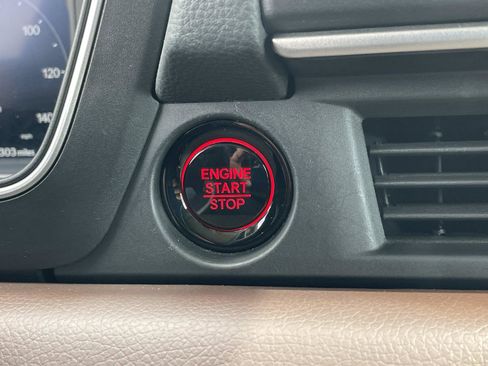 Certified 2025 Honda Pilot Elite image 13