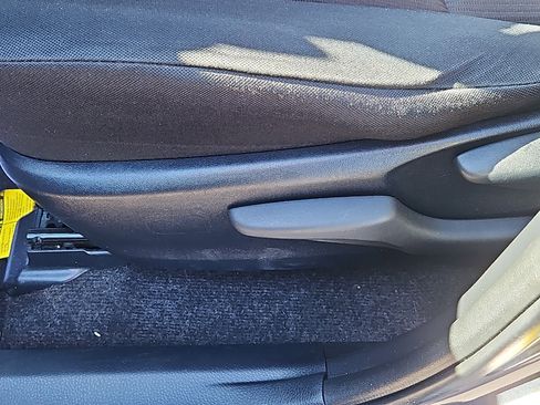 Used 2014 Toyota RAV4 LE image 10