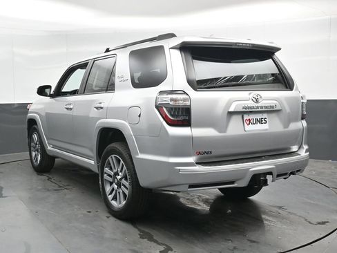 Used 2022 Toyota 4Runner TRD Sport AWD/4WD image 11