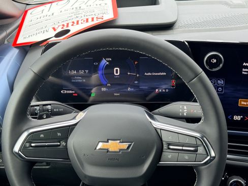 New 2026 Chevrolet Equinox EV LT image 13