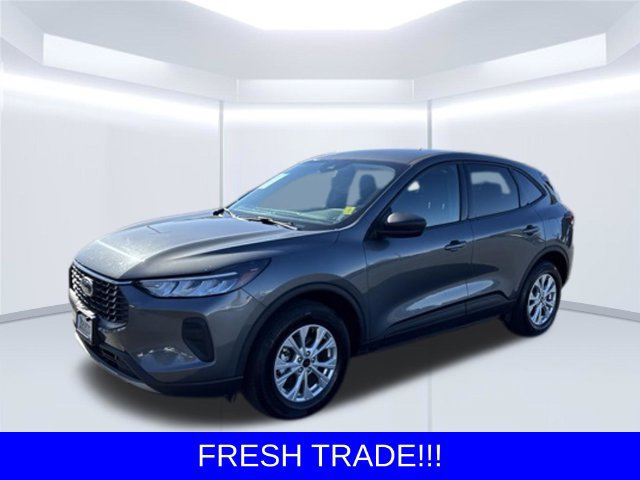 Used 2025 Ford Escape Active AWD/4WD image 3