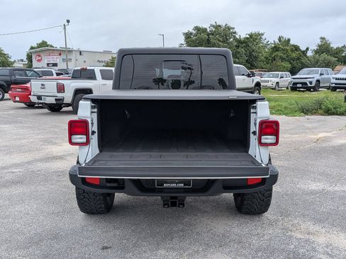 Used 2024 Jeep Gladiator Sport AWD/4WD image 6