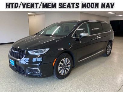 Used 2023 Chrysler Pacifica Limited