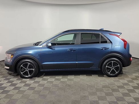 Used 2025 Kia Niro EX image 11