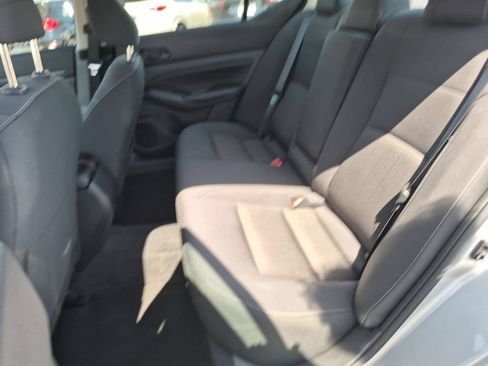 Used 2025 Nissan Altima 2.5 SV FWD image 28