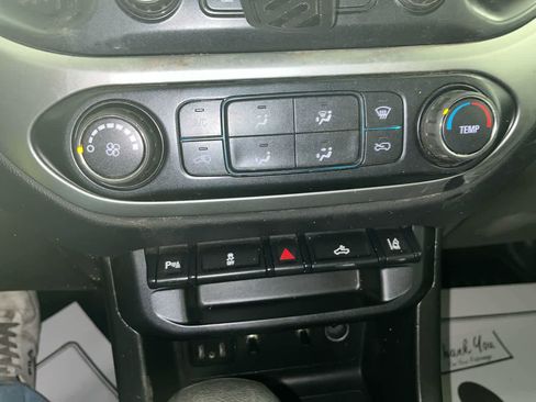 Used 2022 Chevrolet Colorado LT w/ Fleet Safety Package image 20