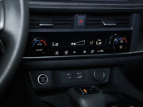 Certified 2023 Nissan Rogue SV AWD/4WD image 26