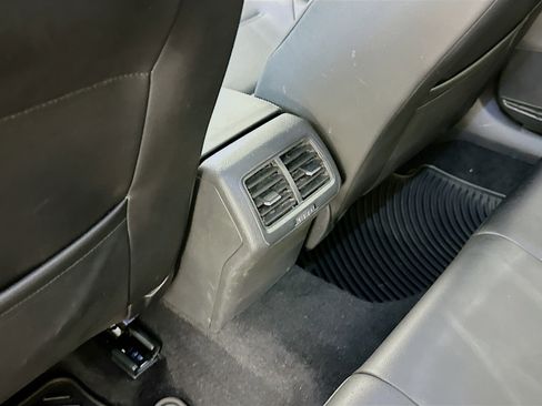 Used 2017 Volkswagen Golf S image 27