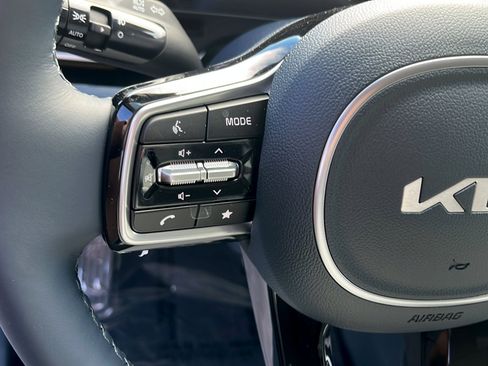 New 2026 Kia Carnival SX Prestige image 25