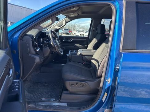 Used 2022 Chevrolet Silverado 1500 LT w/ Z71 Off-Road Package image 9