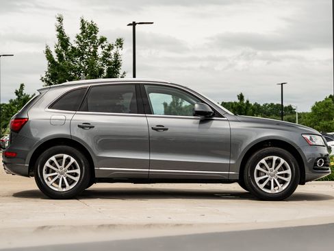 Used 2016 Audi Q5 2.0T Premium Plus w/ Technology Package AWD/4WD image 3